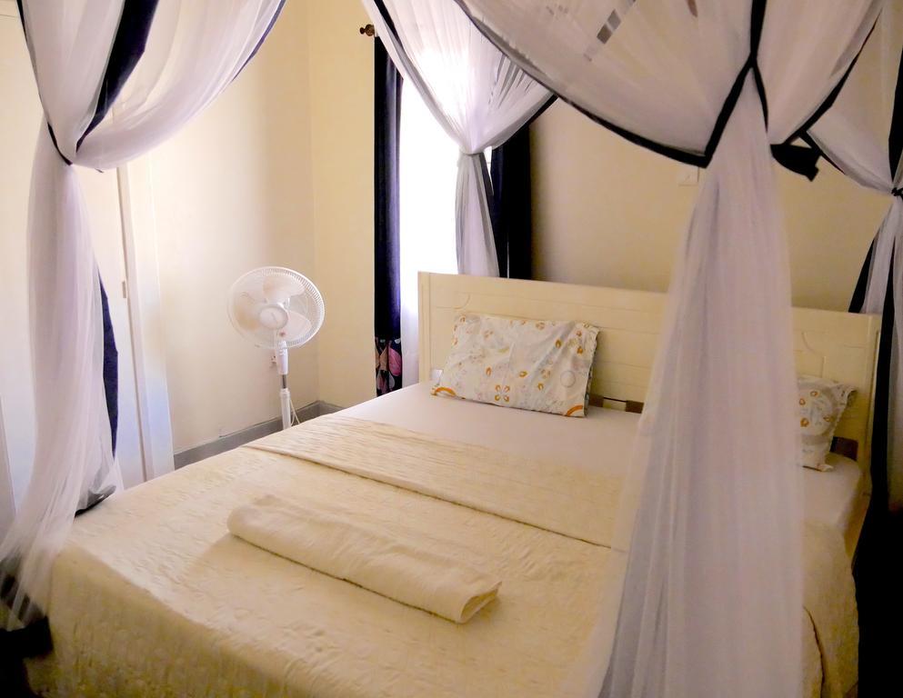 Hotel Acacia City Kampala Esterno foto